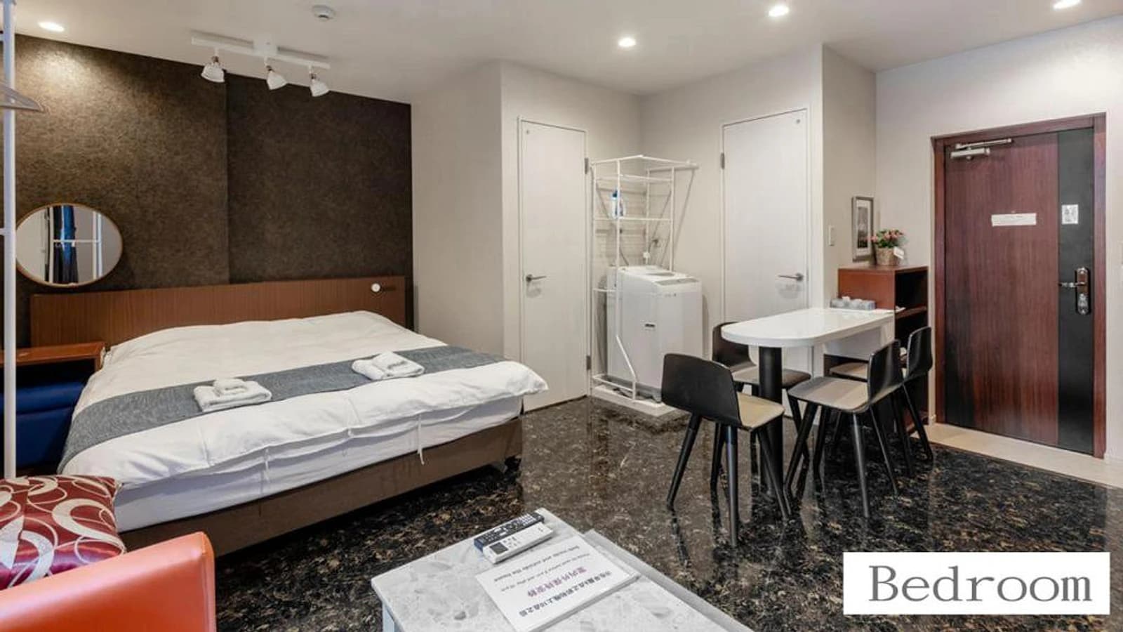Habitación doble Tamade · A 2 min de Tamade · A 8 min de Namba en metro · 1 cama doble y 1 sofá cama