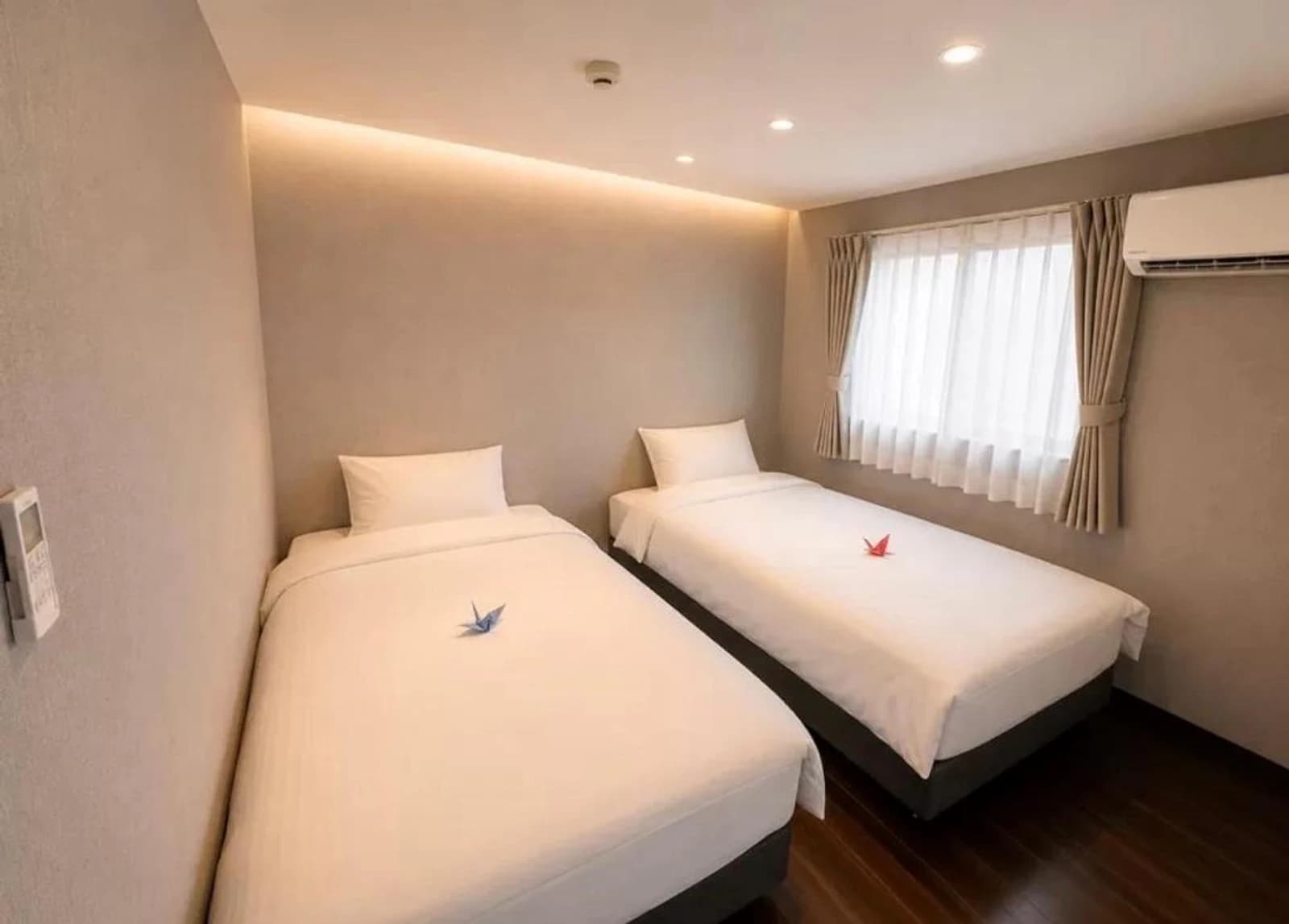 Sun Plaza Apartment · 2 min to Tamade · 8 min to Namba by subway · 2 twin beds and 1 sofa bed